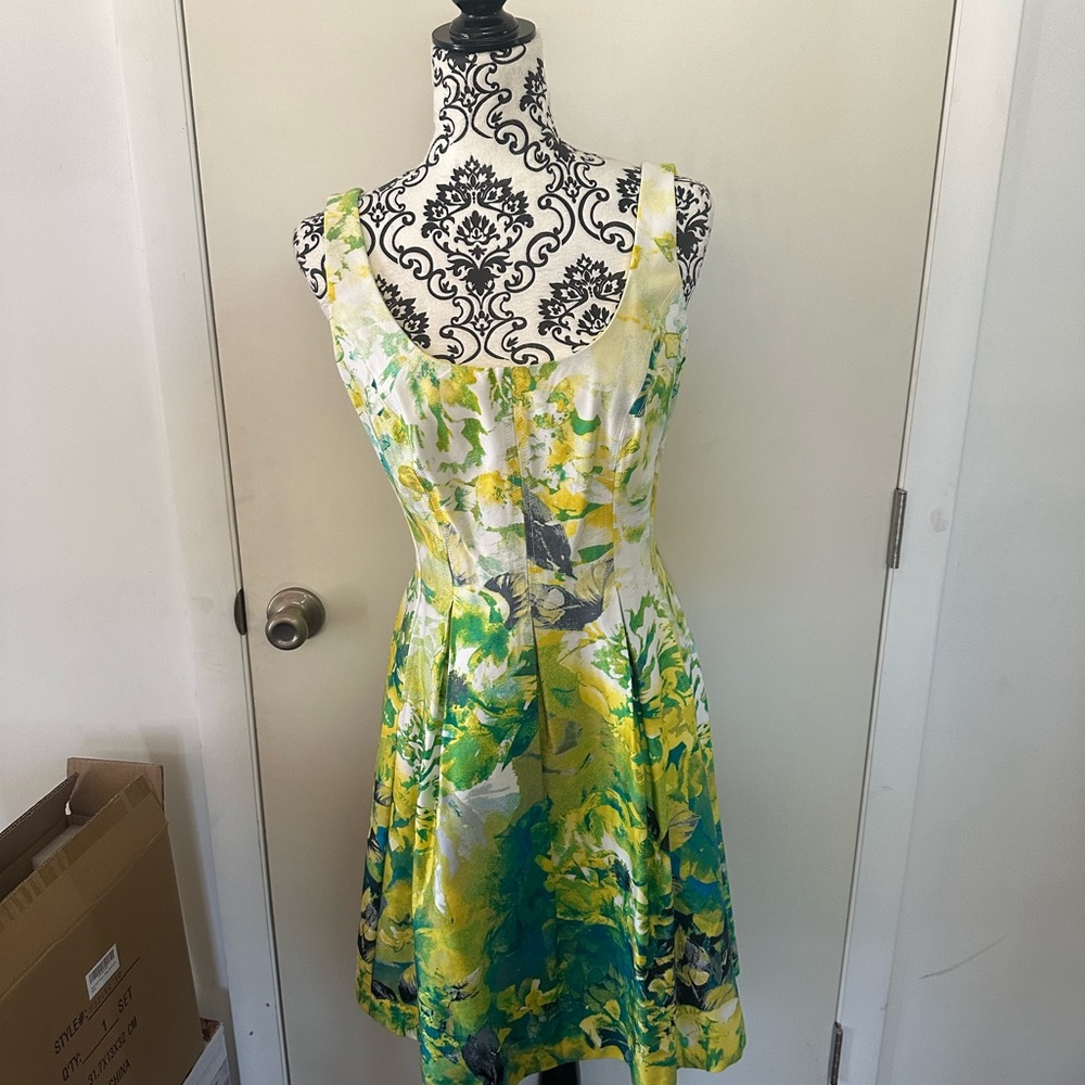 Women’s Nine West dress size 6